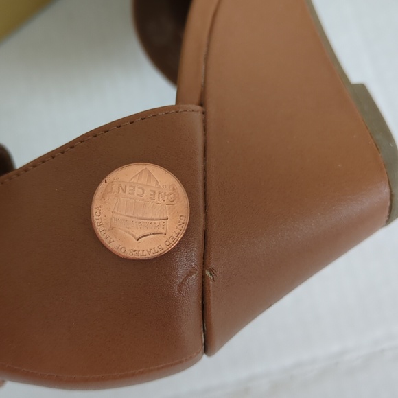 Fioni Sandals Wedge 8.5 Ankle Strap Caramel Camel EUC - Picture 9 of 9